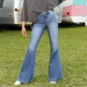 KanCan Ultra High Rise Super Flare Jeans Size 29